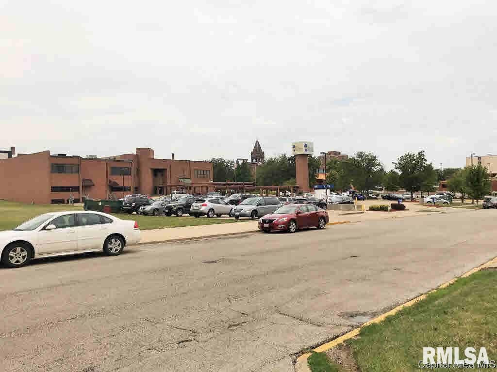88 N Prairie St, Galesburg, IL 61401